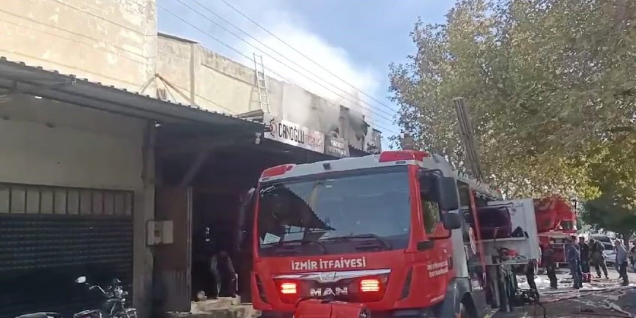 Bergama’da iş yerinde çıkan yangın söndürüldü