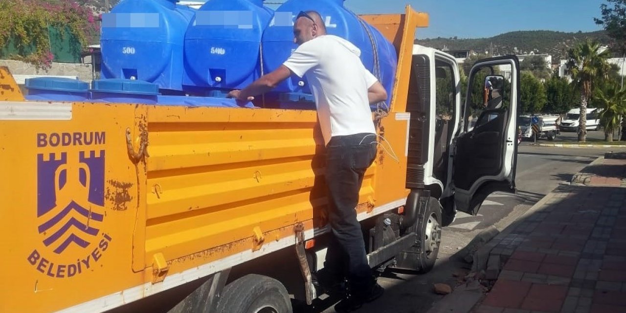 Belediyeden vatandaşlara su deposu desteği