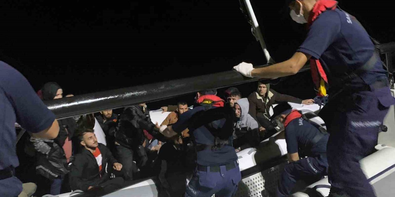 Marmaris’te 22 düzensiz göçmen kurtarıldı