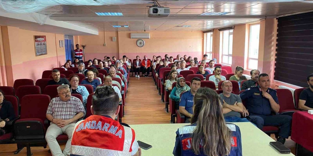 Aydın jandarması vatandaşları bilgilendiriyor