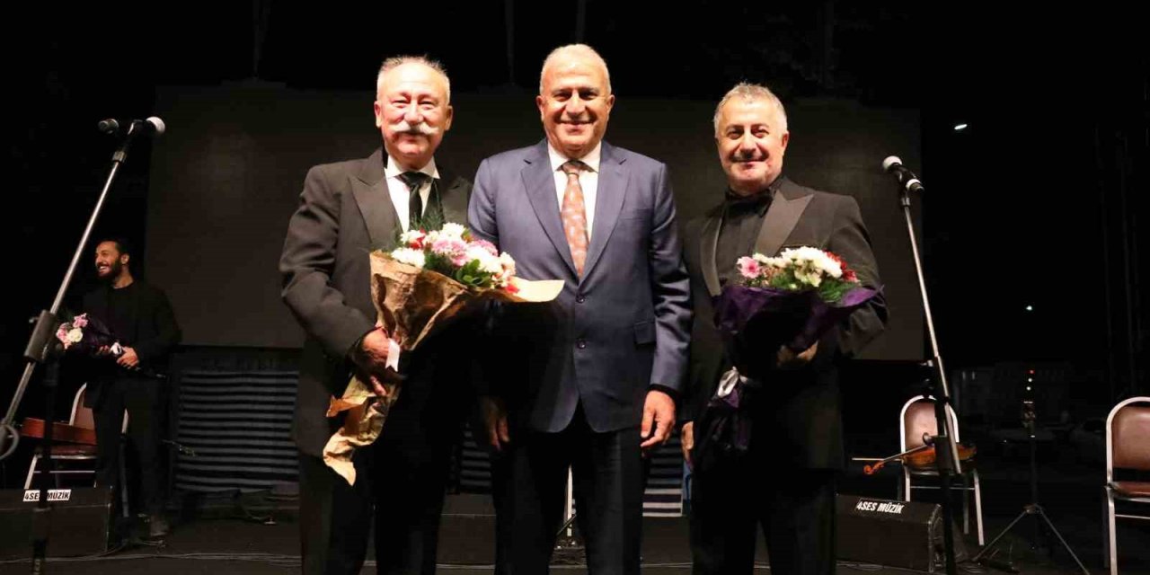 Efeler’de ’Altan Erkekli Film Günleri’ sona erdi