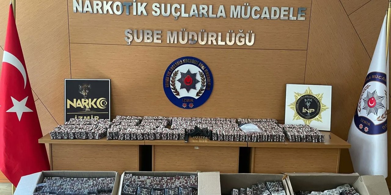 İzmir’de 89 bin adet sentetik ecza ele geçirildi