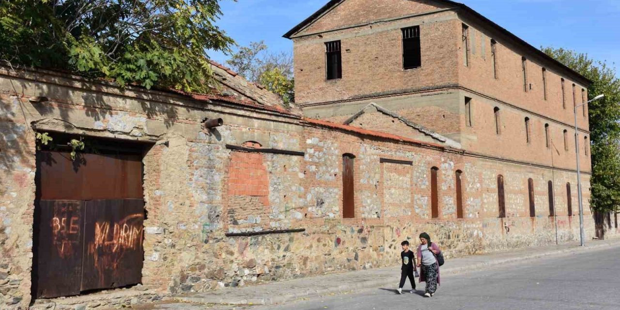 Başkan Öndeş’ten tarihi fabrikaya akademik dokunuş