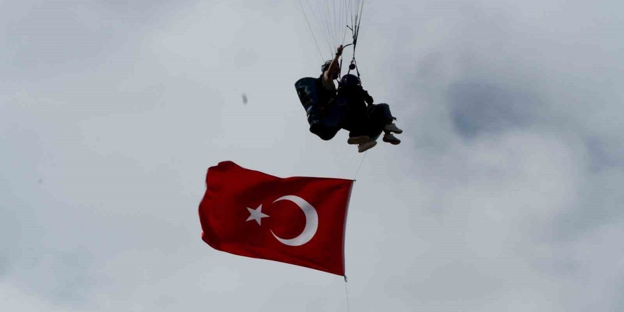 Ölüdeniz’de Cumhuriyet’in 100. yılına yakışır kutlama