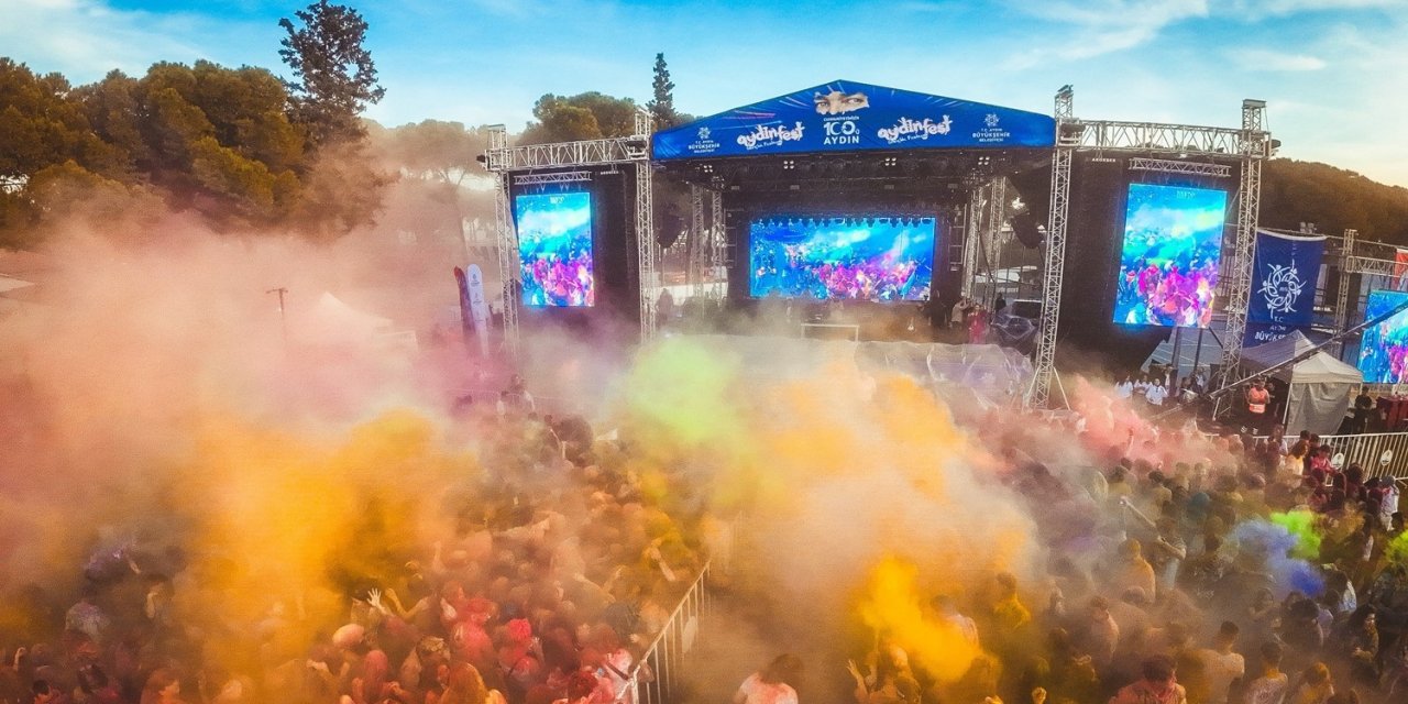 Aydınfest büyük bir coşkuyla başladı