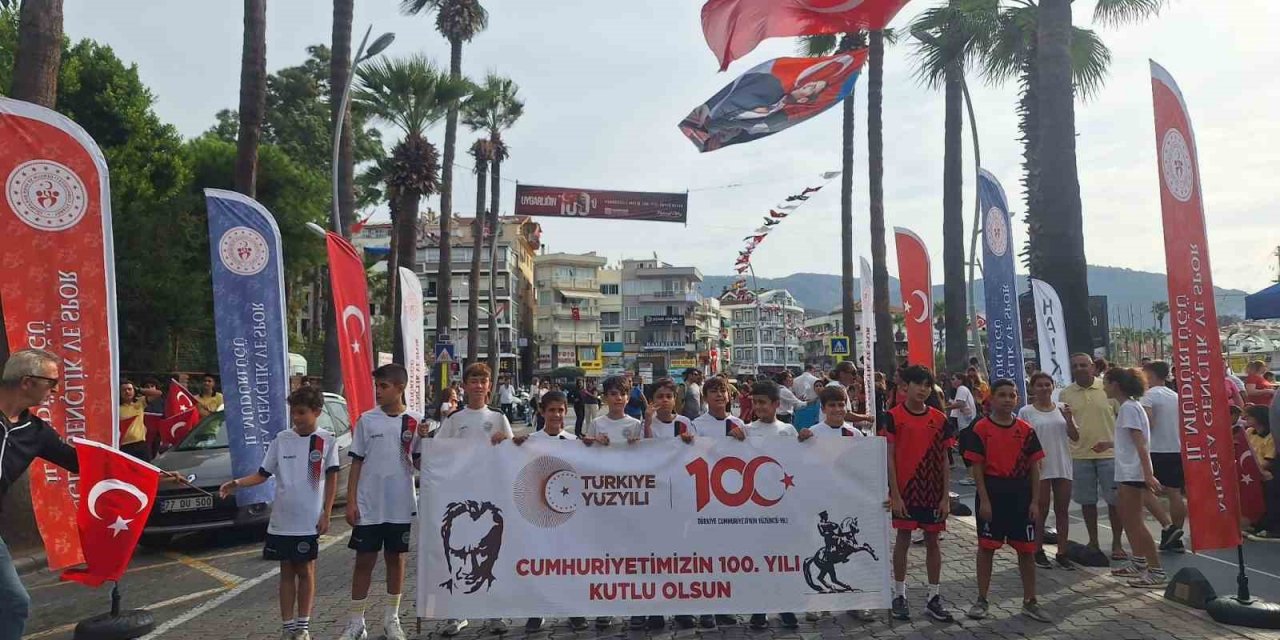 Marmaris’te Cumhuriyet koşusu düzenlendi