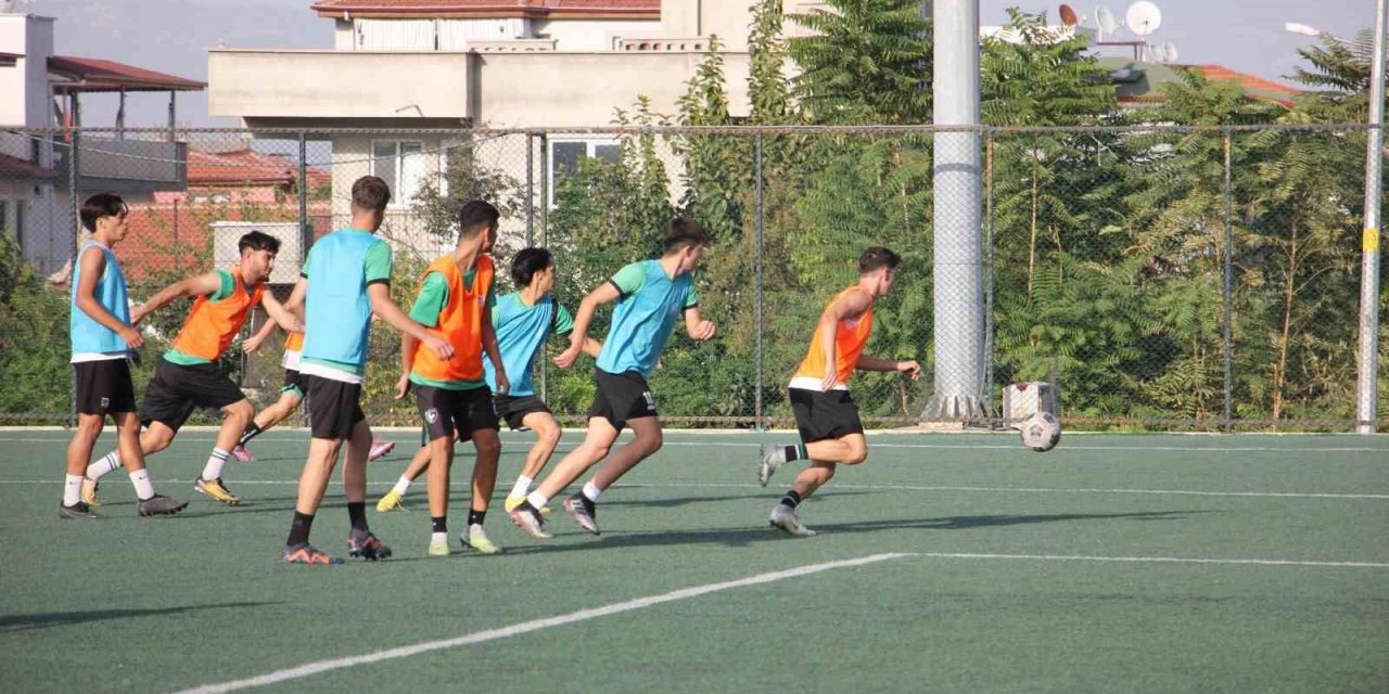 Genç horozlar seri peşinde