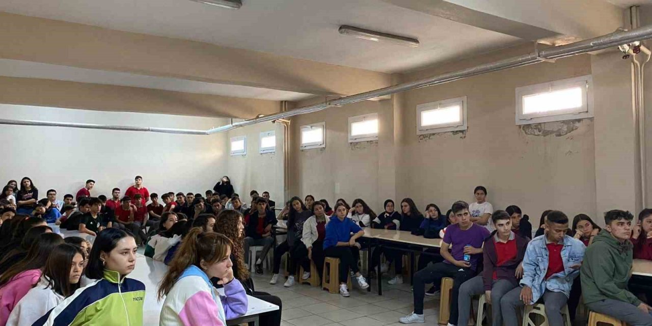 Sarıgöl Hayriye Ertürk Anadolu Lisesi’nden 100. yıl etkinliği