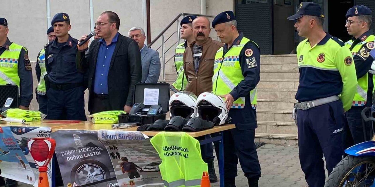 Jandarma trafik ekibinden okulda trafik güvenliği eğitimi