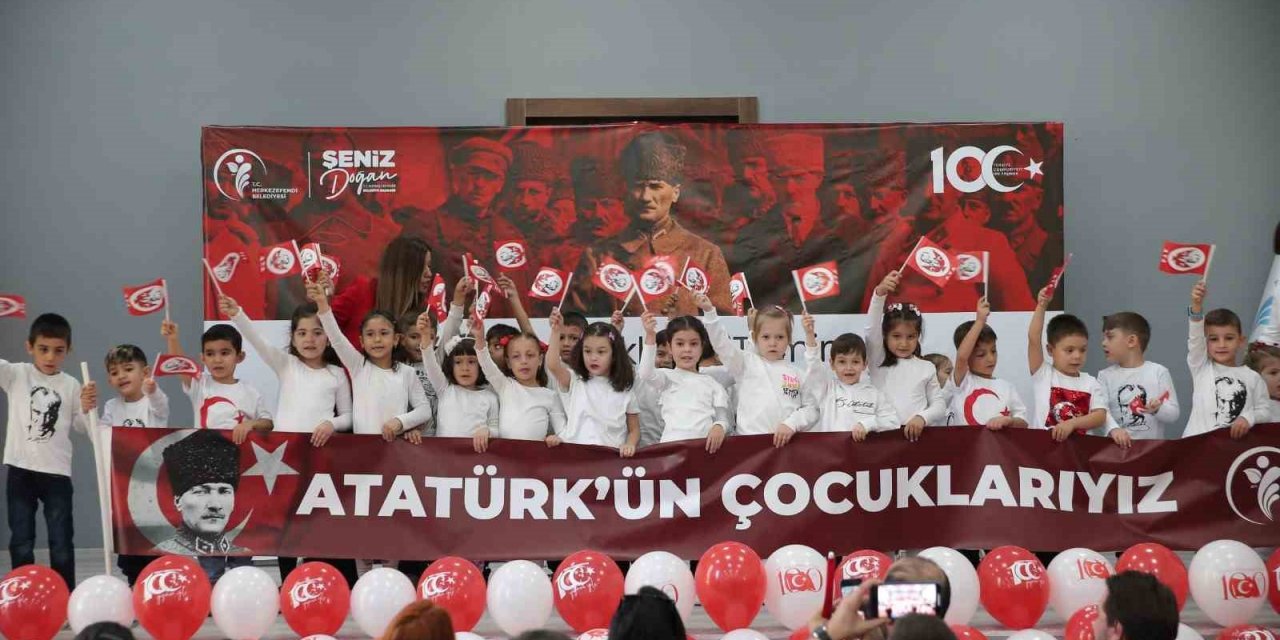 Denizli’de kreş öğrencileri 29 Ekim’i gösteriyle kutladı