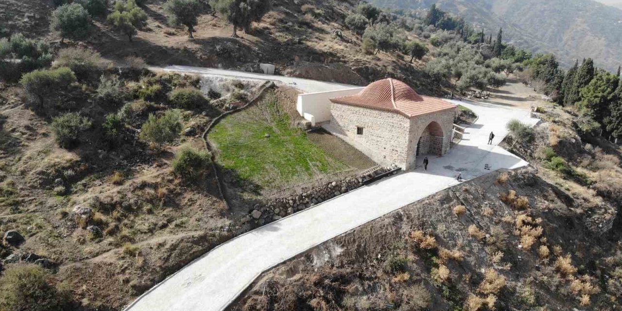 Manisa’da 710 yıllık mescitte restorasyon sonrası ilk namaz