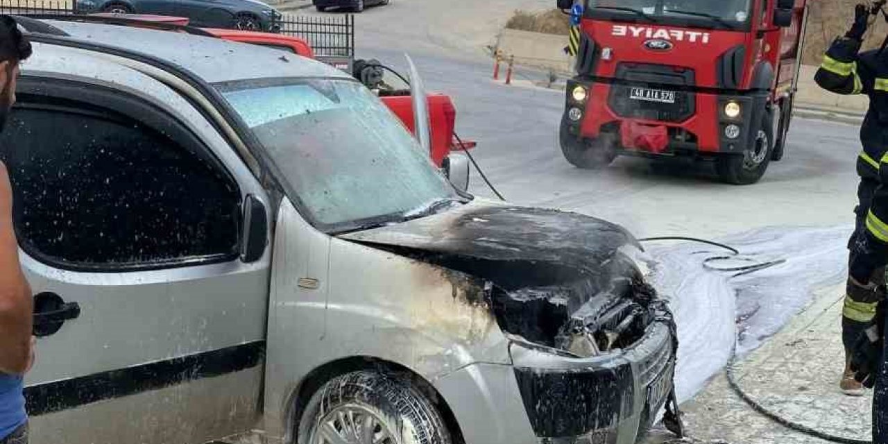 Milas’ta araç yangını panikletti