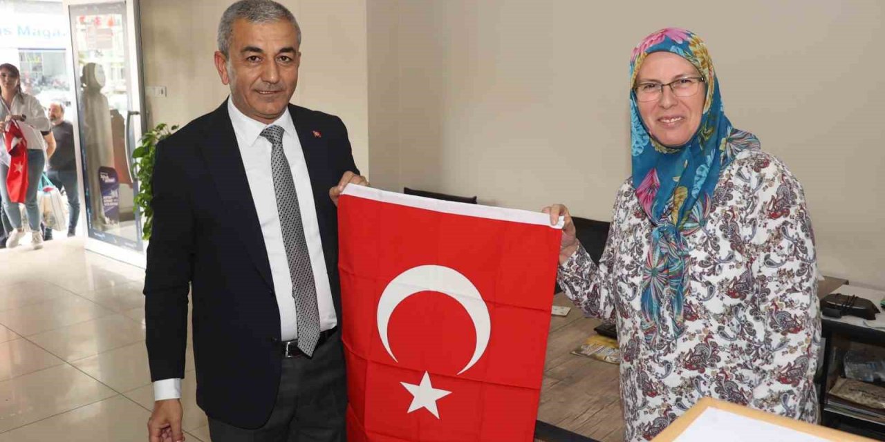 Başkan Kaplan’dan Koçarlı’ya bayrak çağrısı