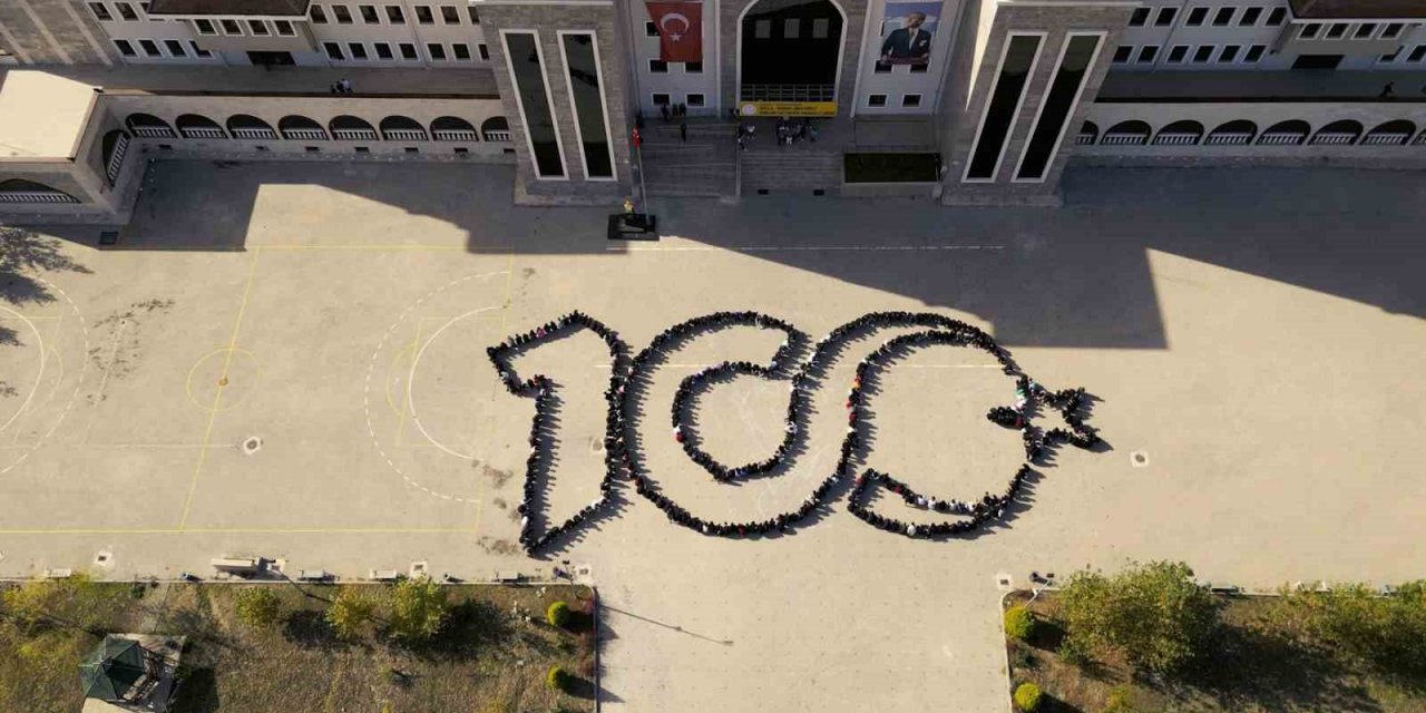 Denizli’de lise öğrencilerden ’Togg’ koreografisi