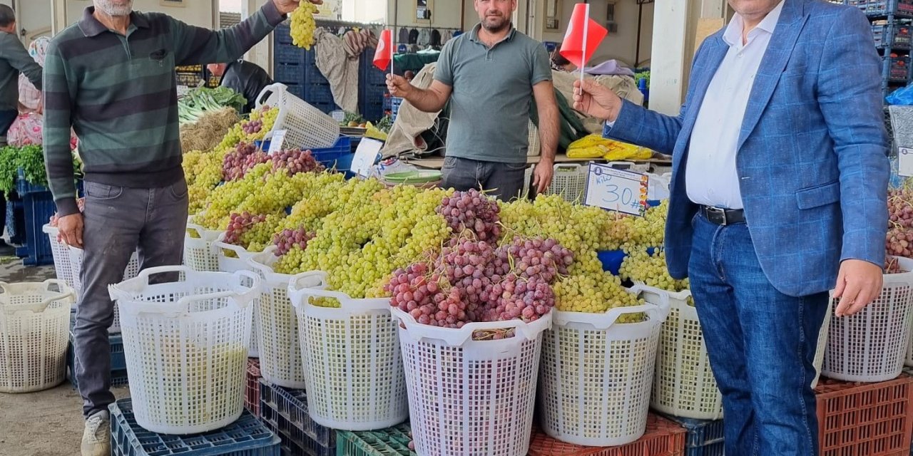 Salihli Manavlar ve Pazarcılar Odası’ndan esnafa ay yıldızlı bayrak
