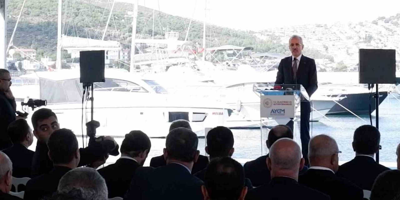 Bakan Abdülkadir Uraloğlu: "Türk sahipli deniz ticaret filosu bugün dünyada 12. sırada"