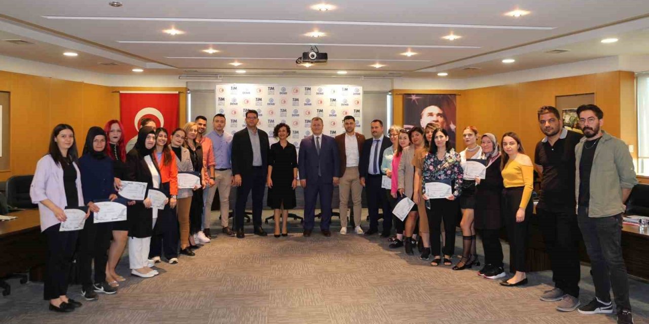 Kalite kontrol elemanları belgelerini aldı