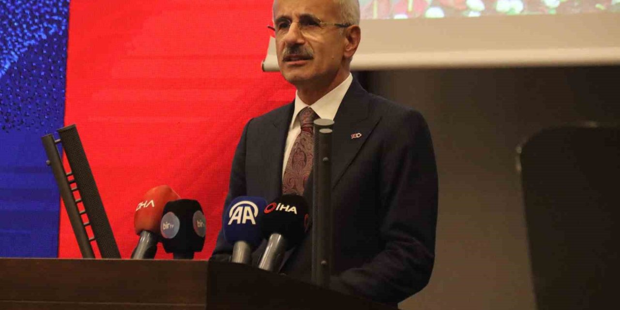 Bakan Uraloğlu: “Eylül ayı ihracatımız 22 milyar 670 milyon dolar”