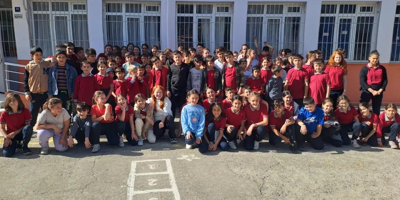 Cumayanı Ortaokulu öğrencileri geleneksel Cumhuriyet Koşusu’nu tamamladı