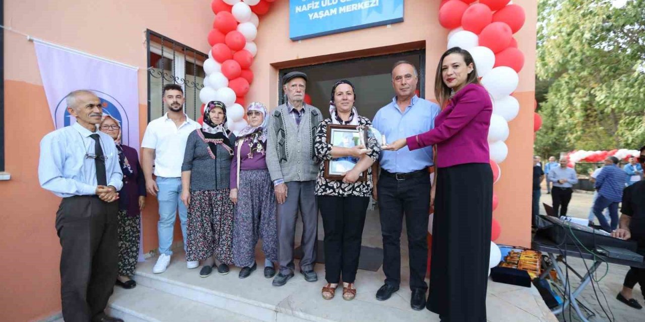 Selçuk’ta yeni bir gençlik ve yaşam merkezi açıldı