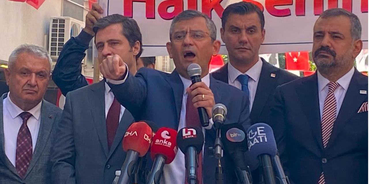 Özgür Özel, İzmir’de CHP’li delegelerle bir araya geldi