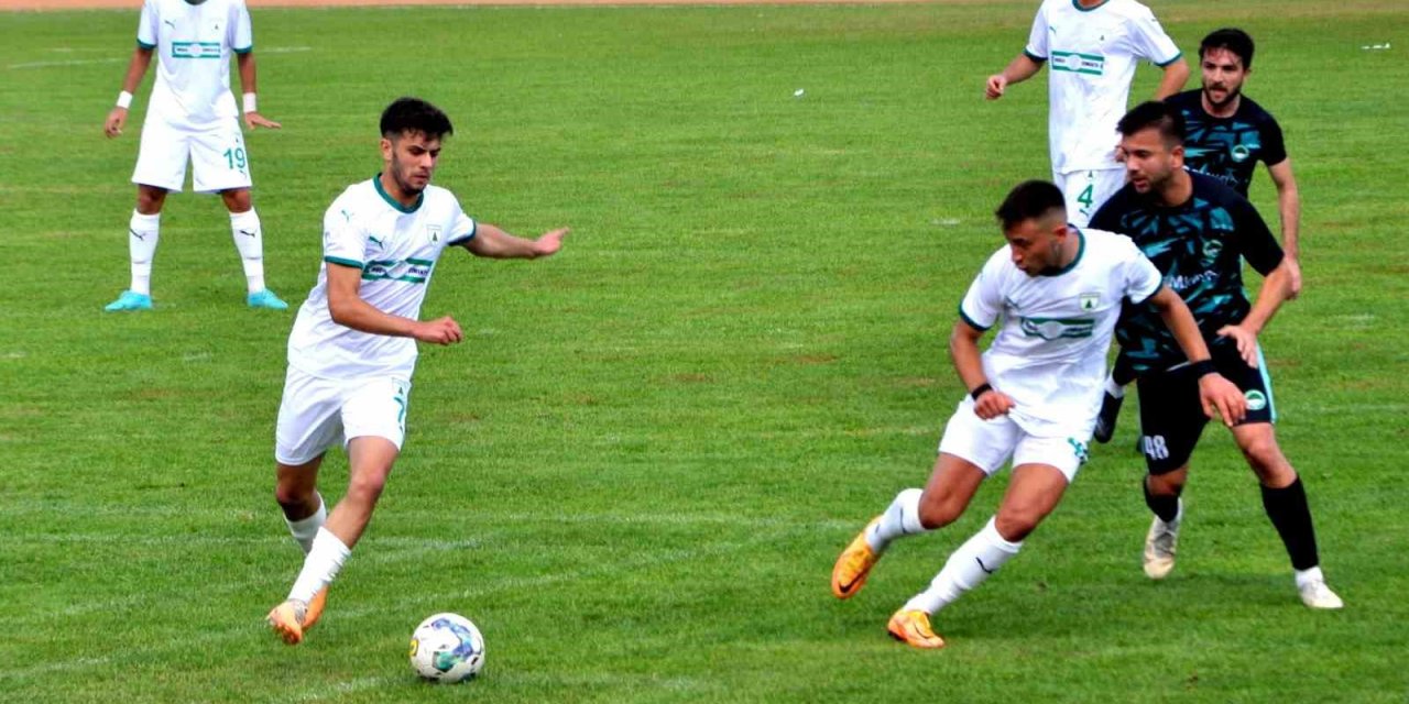 Muğlaspor kendi evinde oynadığı ilk maçta 2-0 kazandı
