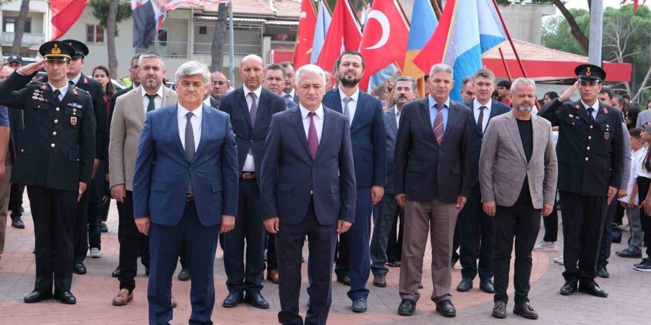 Kuyucak’ta cumhuriyetin 100. yılı kutlamaları çelenk sunma töreni ile başladı