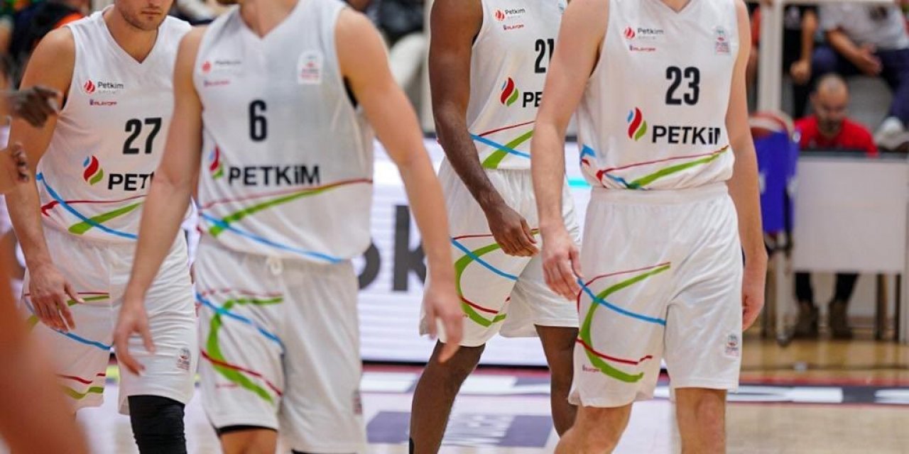 Aliağa Petkimspor, zirveye oynuyor