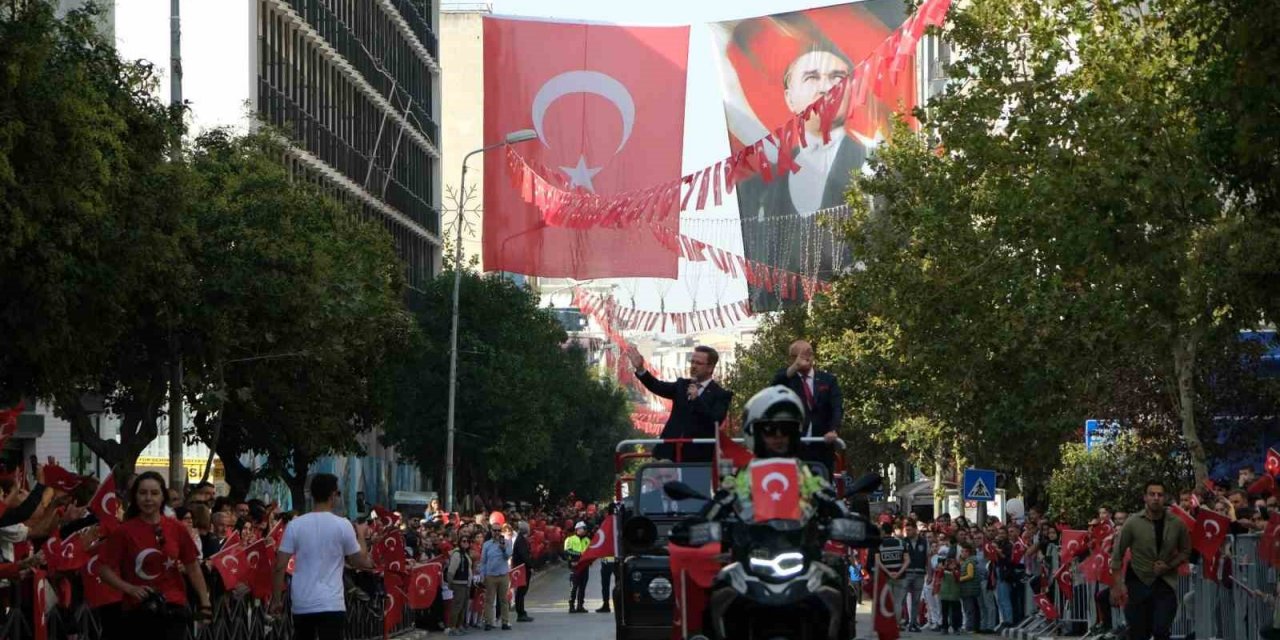 Manisa’da Cumhuriyetin 100. yılı coşkuyla kutlandı