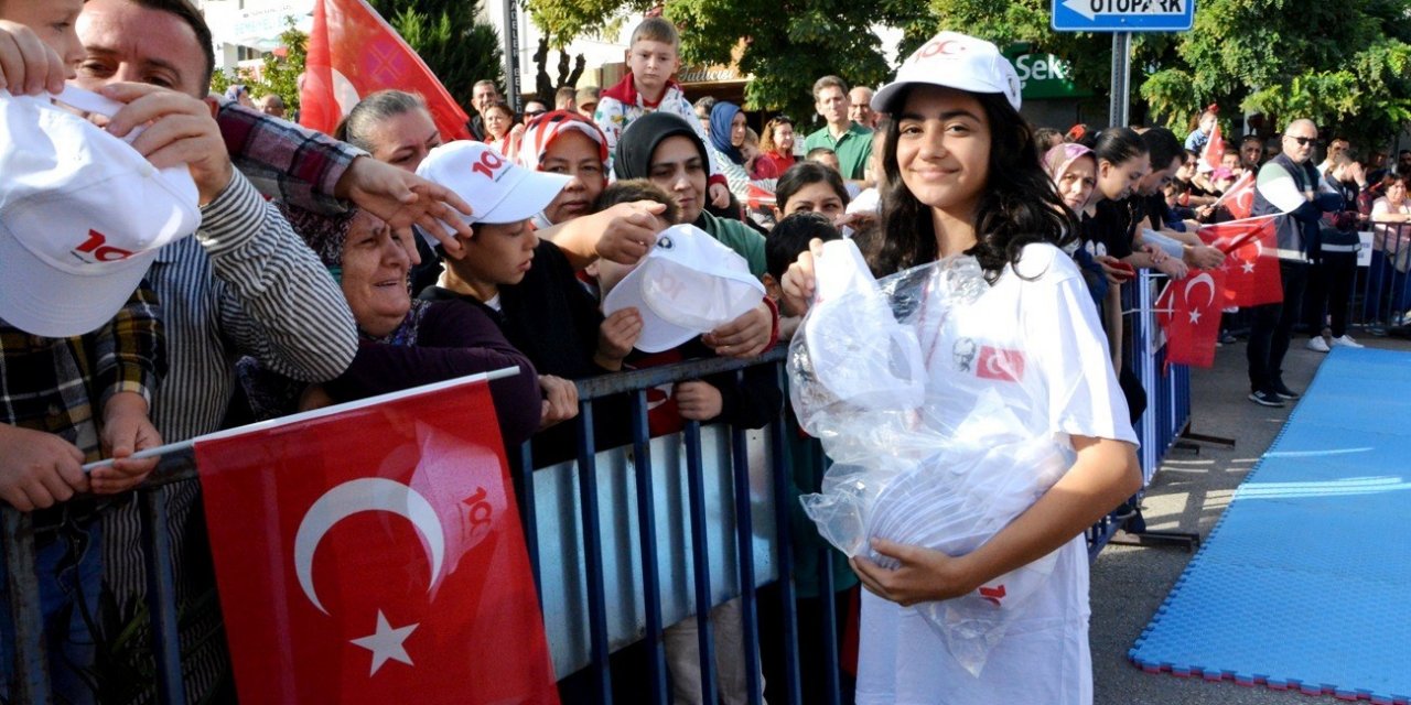 Manisa TSO Cumhuriyetin 100. yılını kutladı