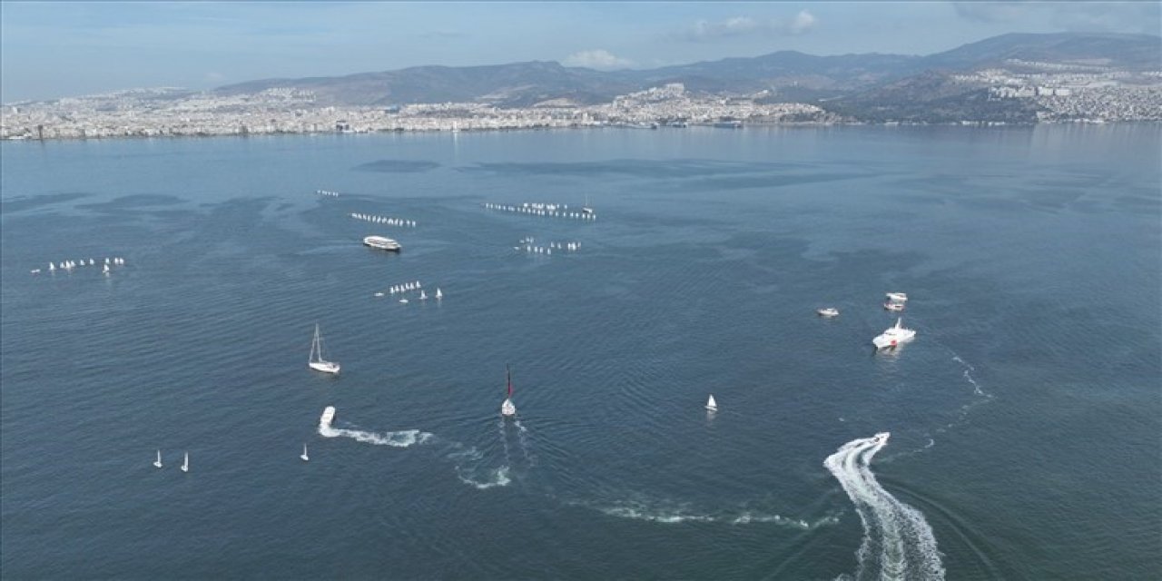 İzmir’in ilçelerinde Cumhuriyet coşkusu