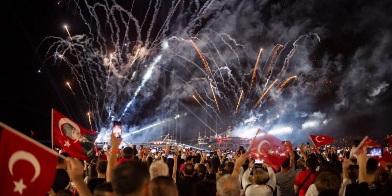 Cumhuriyetin 100. yılına İzmir damgası