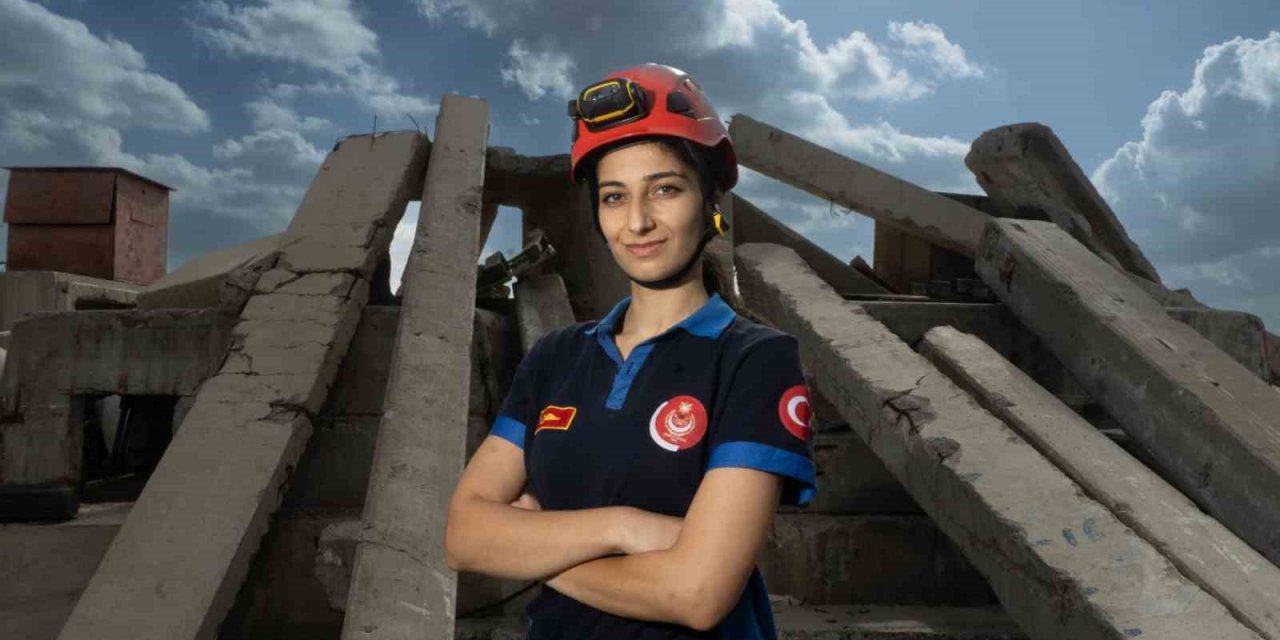 30 Ekim’de enkaz altından kurtarıldı şimdi başka canları kurtarıyor