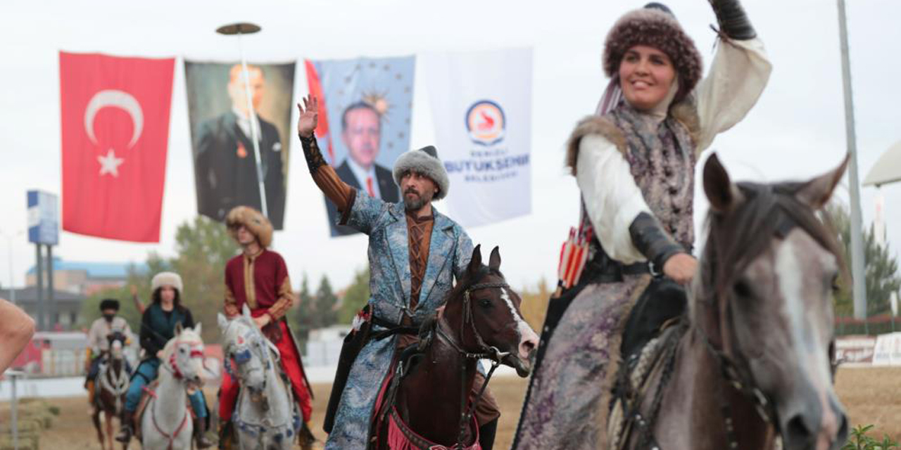 Geleneksel Türk Spor Oyunları nefesleri kesti