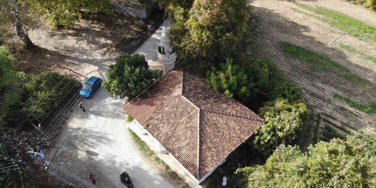 Karabağlar yaylasındaki mescitler ilk günkü gibi korunuyor