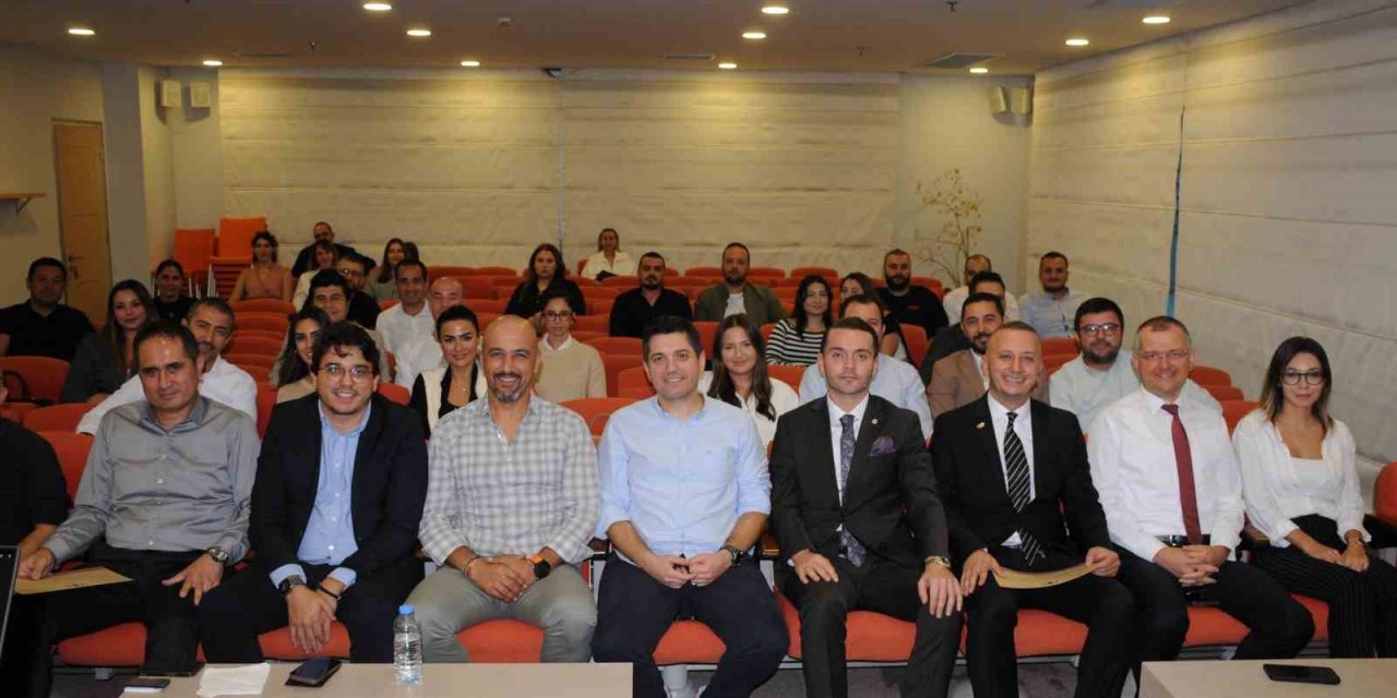 EGİAD’dan dijital dönüşüme uluslararası yaklaşım