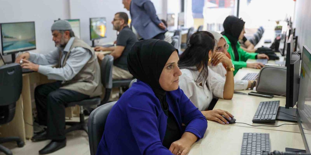 Buca Gediz’deki kurslar 7’den 70’e ilgi görüyor