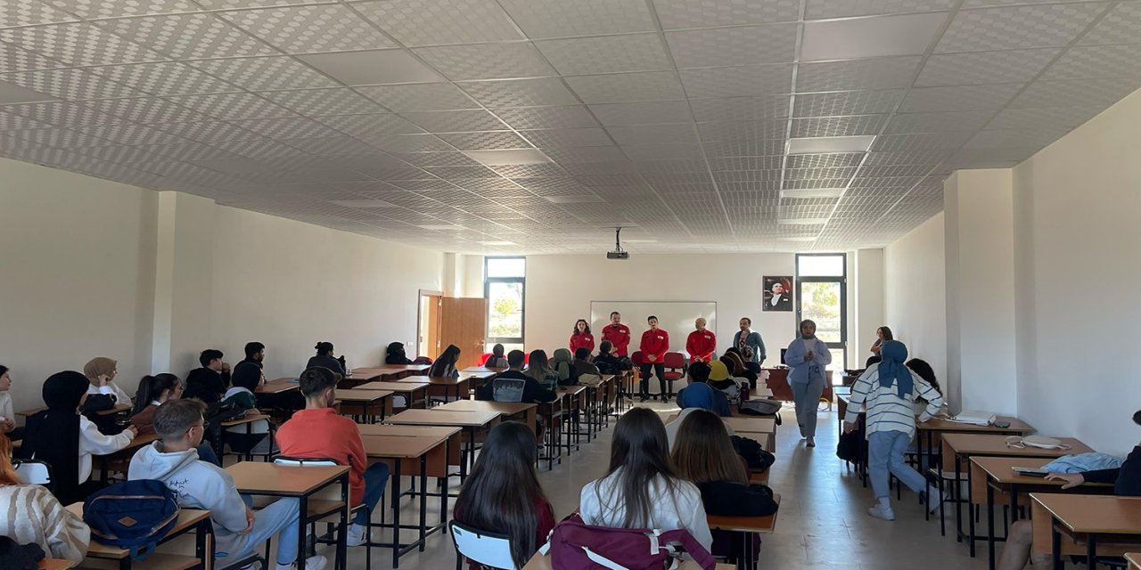 Denizli’de üniversitelilere Kahramanmaraş depremi anlatıldı