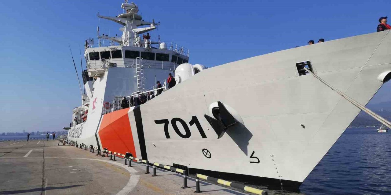 TCSG Dost Gemisi’nden İzmir Körfezi’nde nefes kesen arama kurtarma tatbikatı