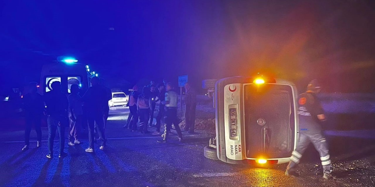 Kızılay aracına çarpıp kaçtı: 1 yaralı