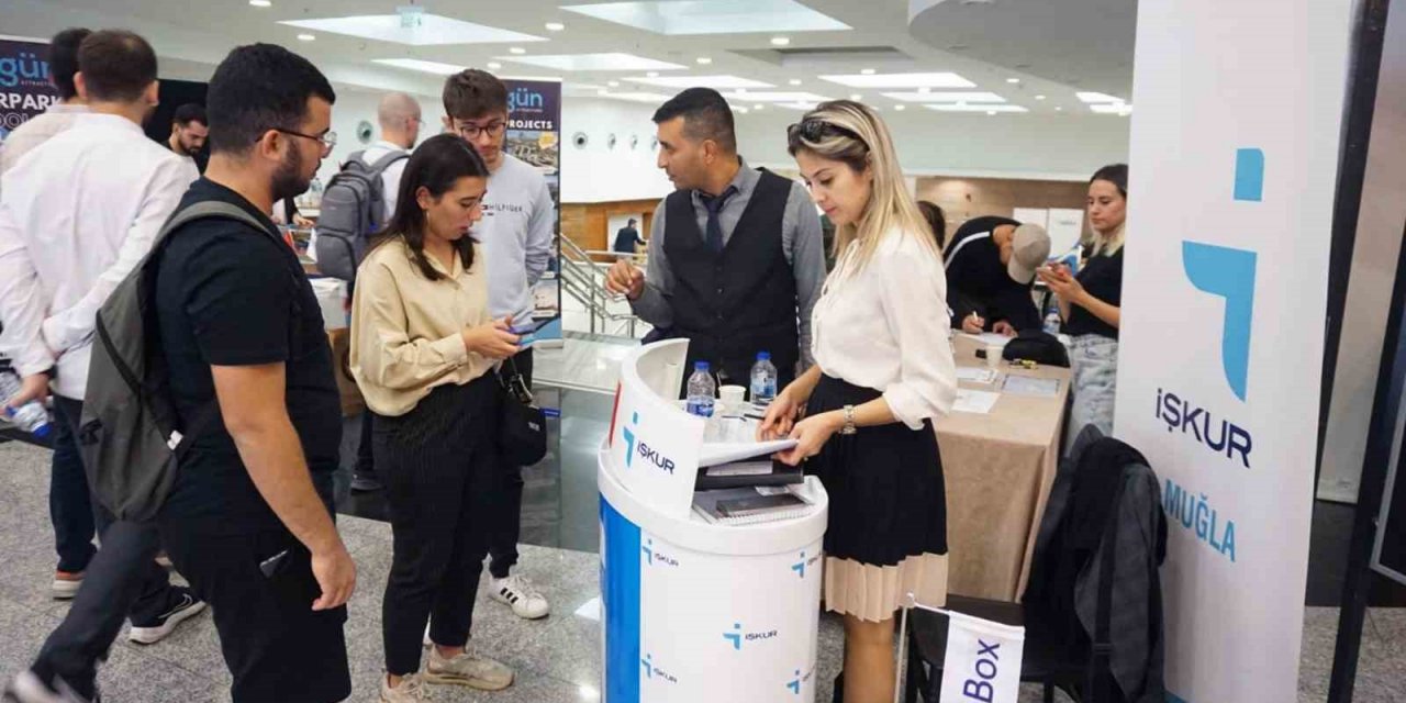 İşveren ve öğrenciler ‘Kariyer ve Teknoloji Sohbetleri’nde buluştu