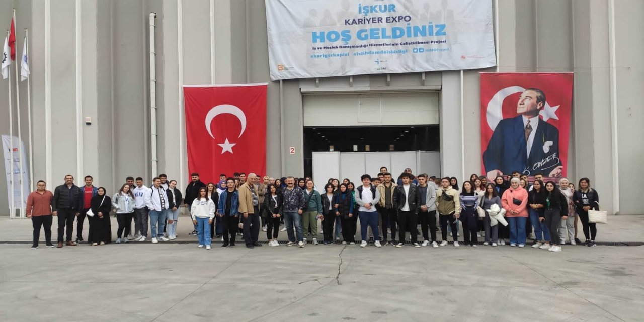Honaz MYO öğrencileri, Denizli Kariyer Expo 2023 fuarına katıldı