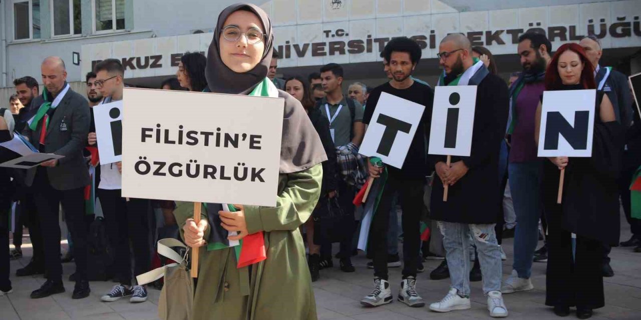 DEÜ’lü 40 ülkeden öğrenci, İsrail katliamlarını protesto etti