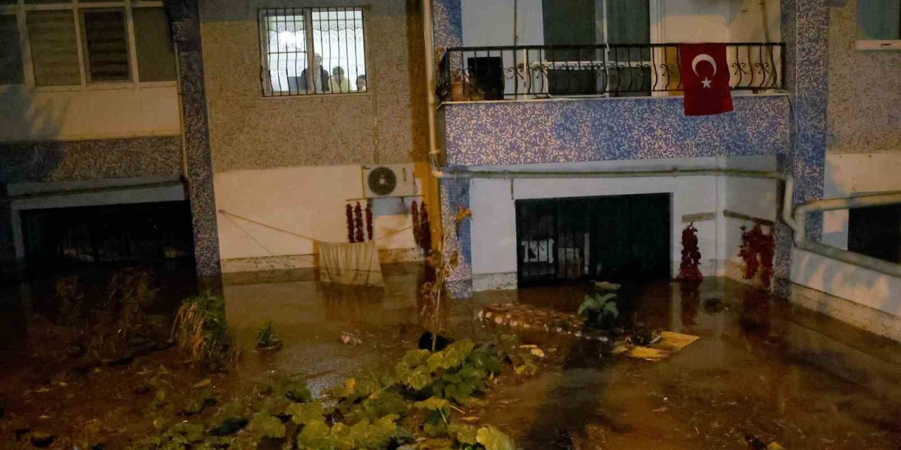 Muğla’da evleri su bastı