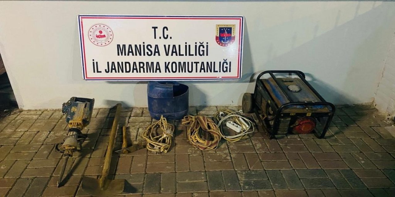 Manisa’da sit alanında kaçak kazıya suçüstü