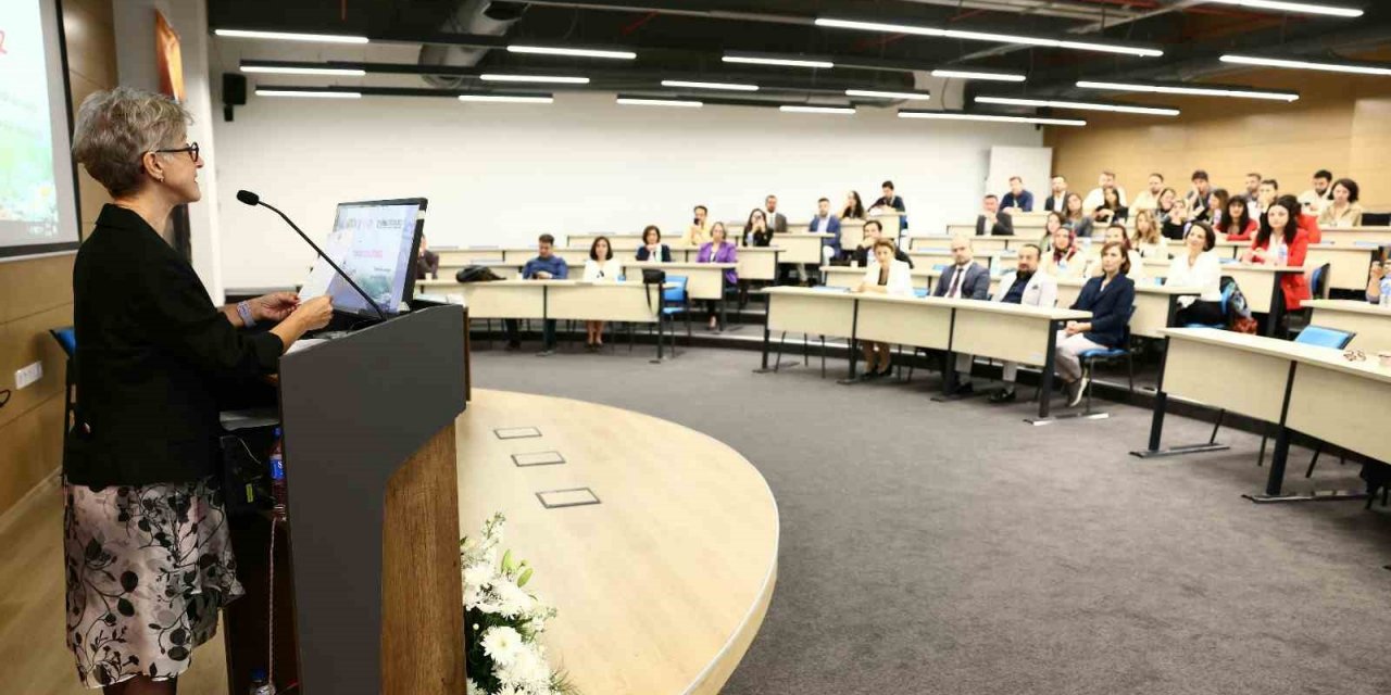 Psikiyatri okulunun ilk etkinliği ‘depresyon’ oldu