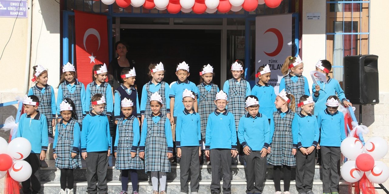 Kula’da Kızılay haftası kutlandı