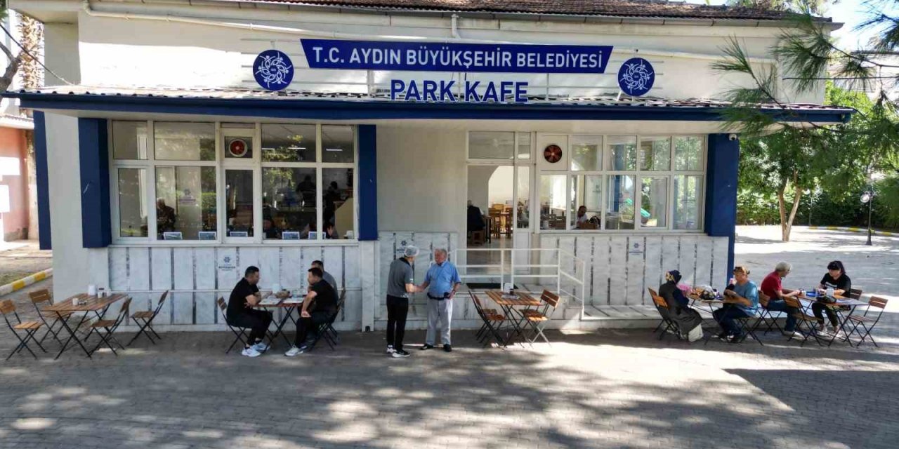 Büyükşehir Belediyesi’nin Nazilli’de hizmete açtığı Park Kafe vatandaşların uğrak noktası oldu