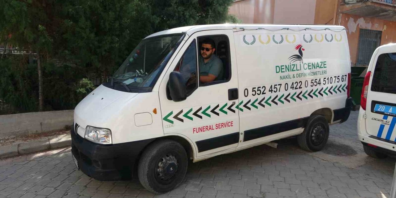 Yaşlı adam solunum cihazına bağlı halde ölü bulundu