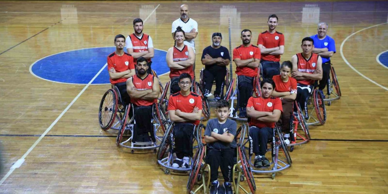 Pamukkale Belediyespor 1. Lig’de sahne alıyor